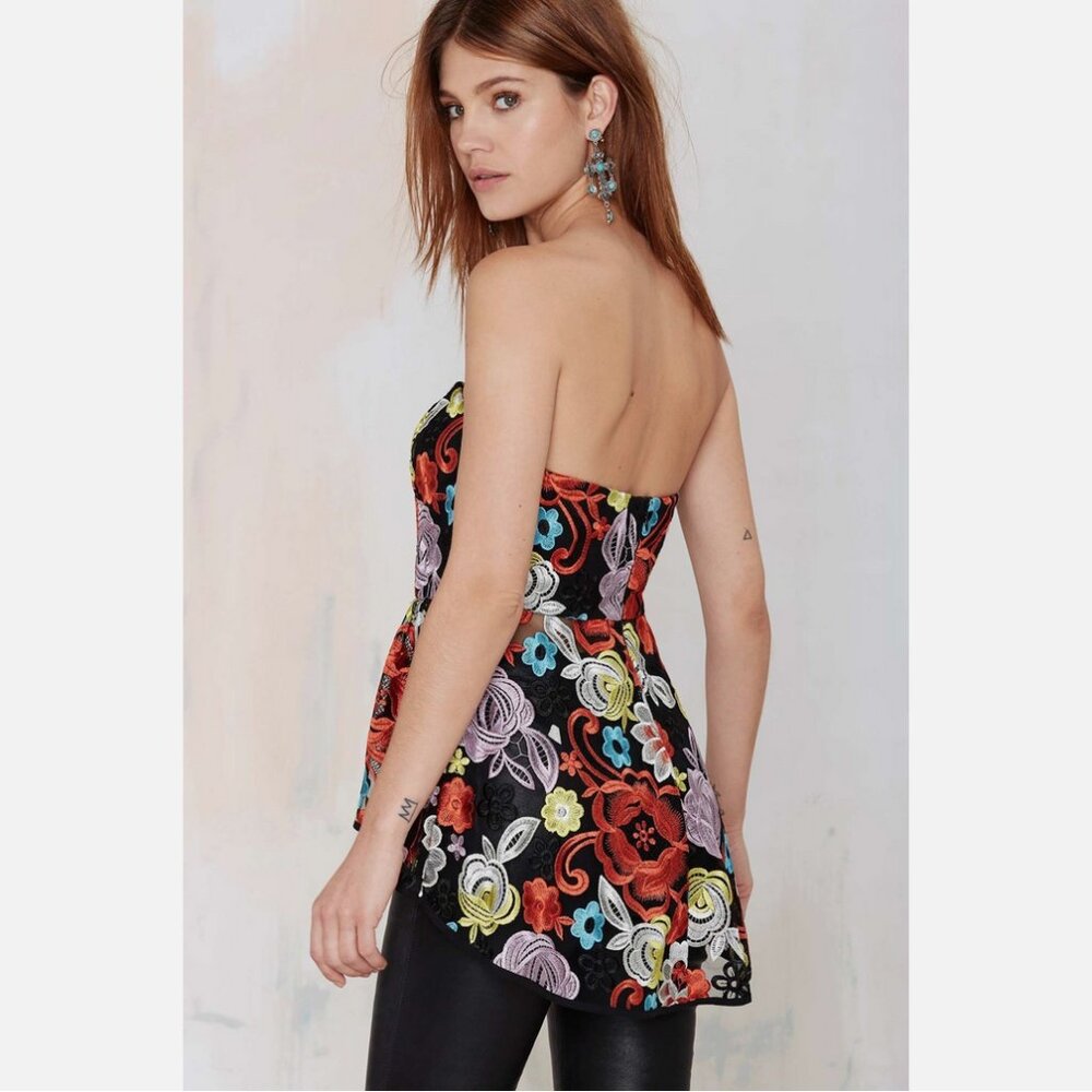 Nasty Gal Rosanna Lace Peplum Bustier - Picture 4 of 5